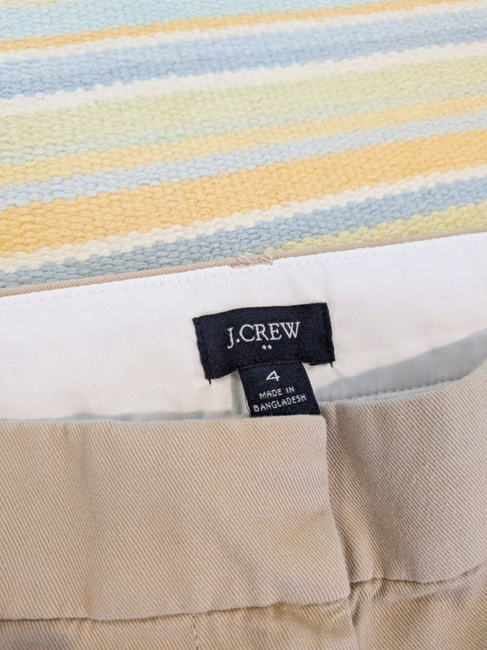 ⭐ J. Crew Khaki Chinos size 4 - Picture 7 of 13